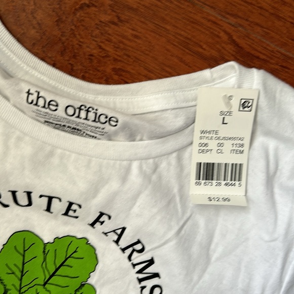 The office schrute farms bed and breakfast tee size Large - Picture 3 of 3